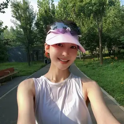 江彤博